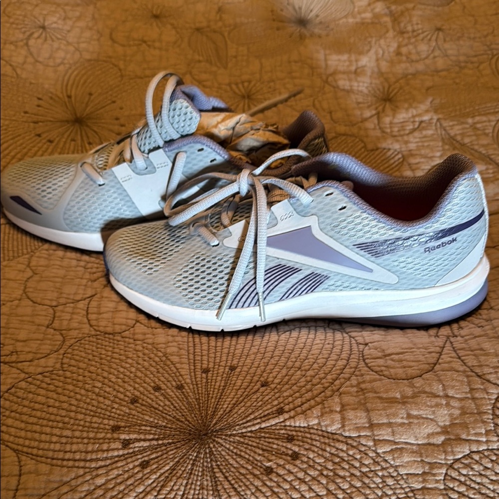 Reebok Gray Sneakers (purple accents) with Mesh Upper and Dynamic Design